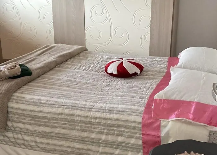 Bright Three-room Near Downtown * Roma
